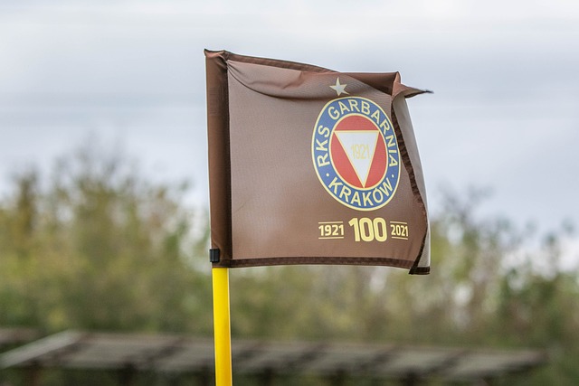 需要各界共 需要各界共